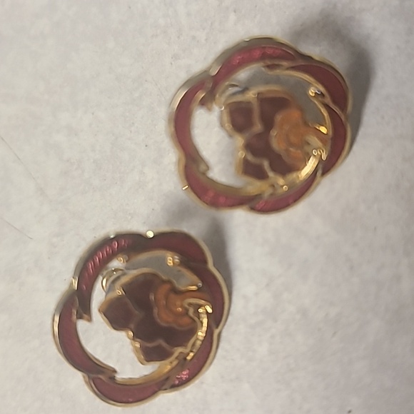 Elegant Gold and Red Floral Earrings - Picture 5 of 5